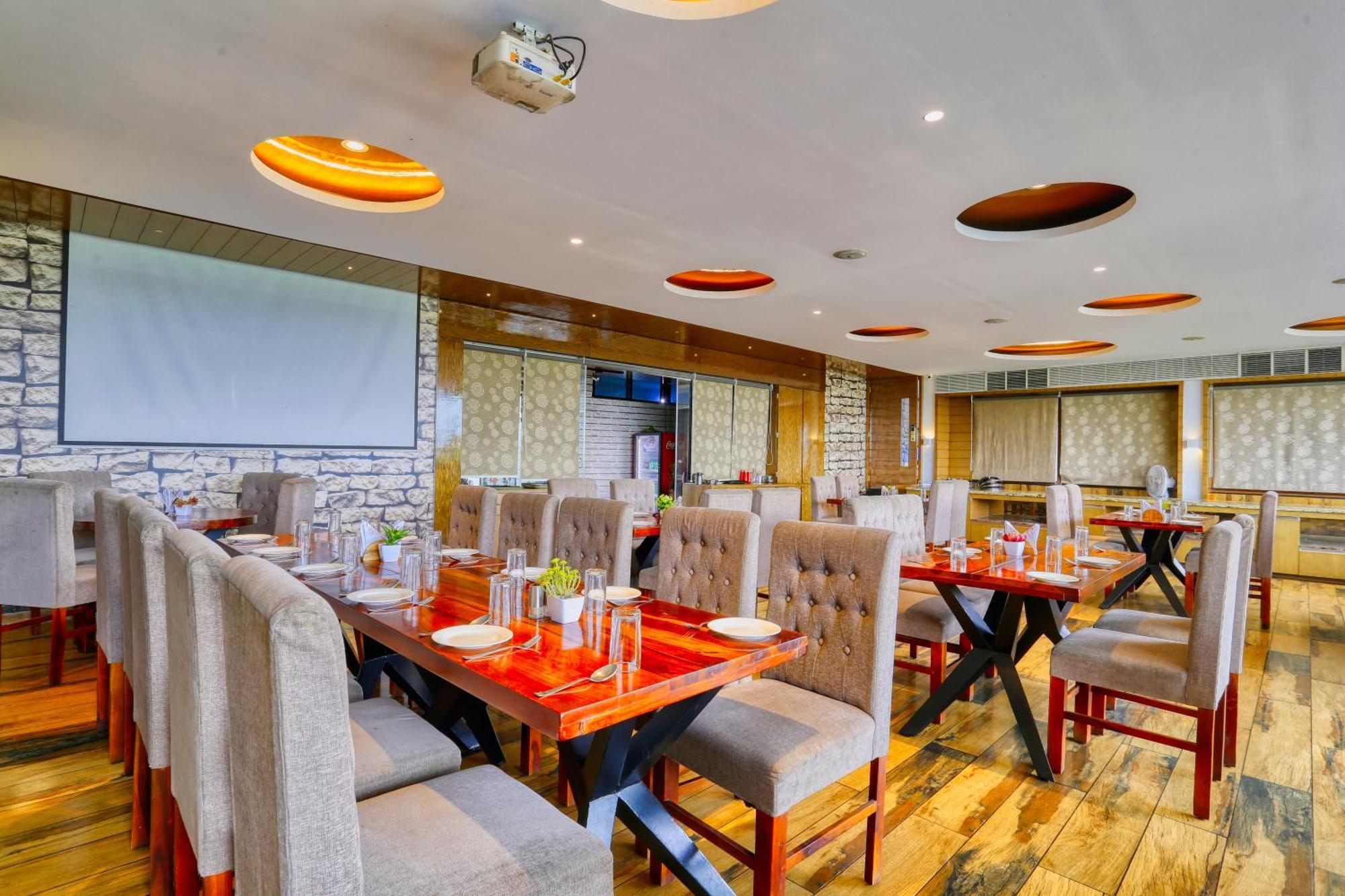 אינדורה The Ashoka Hotel מראה חיצוני תמונה