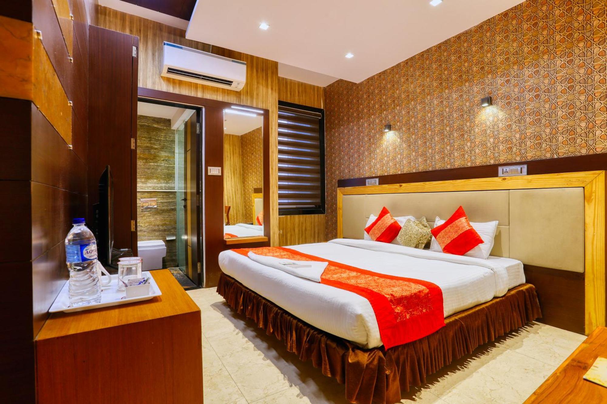 אינדורה The Ashoka Hotel מראה חיצוני תמונה
