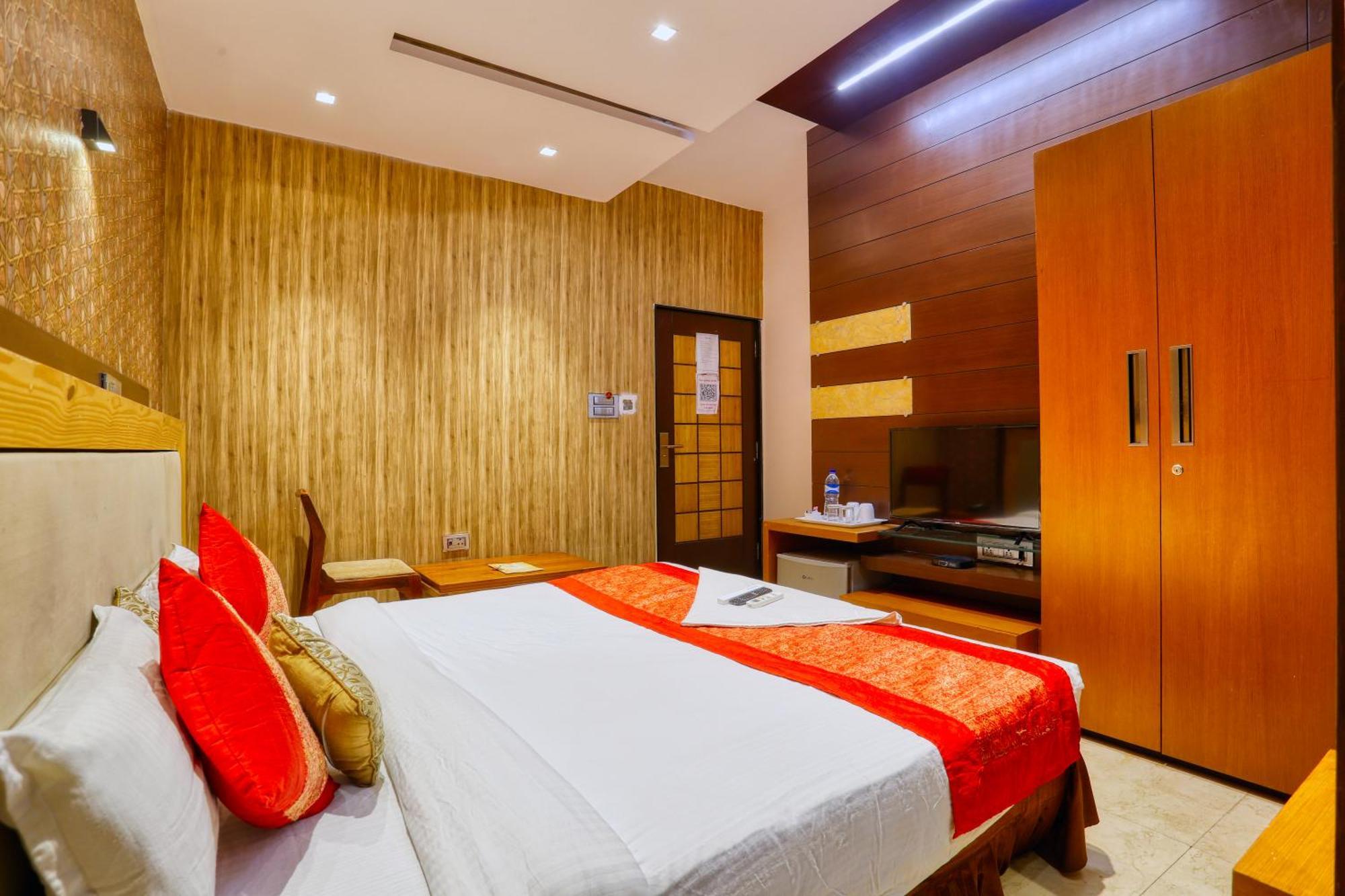 אינדורה The Ashoka Hotel מראה חיצוני תמונה