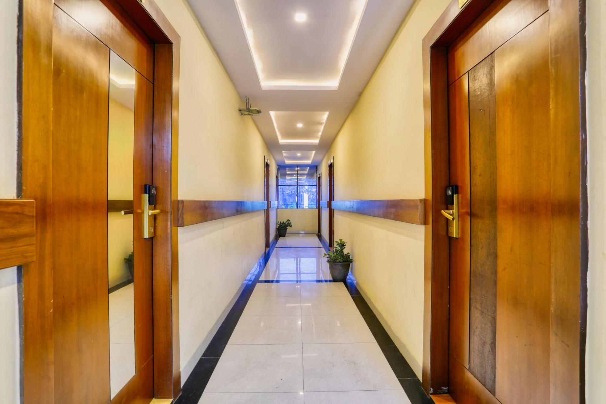 אינדורה The Ashoka Hotel מראה חיצוני תמונה