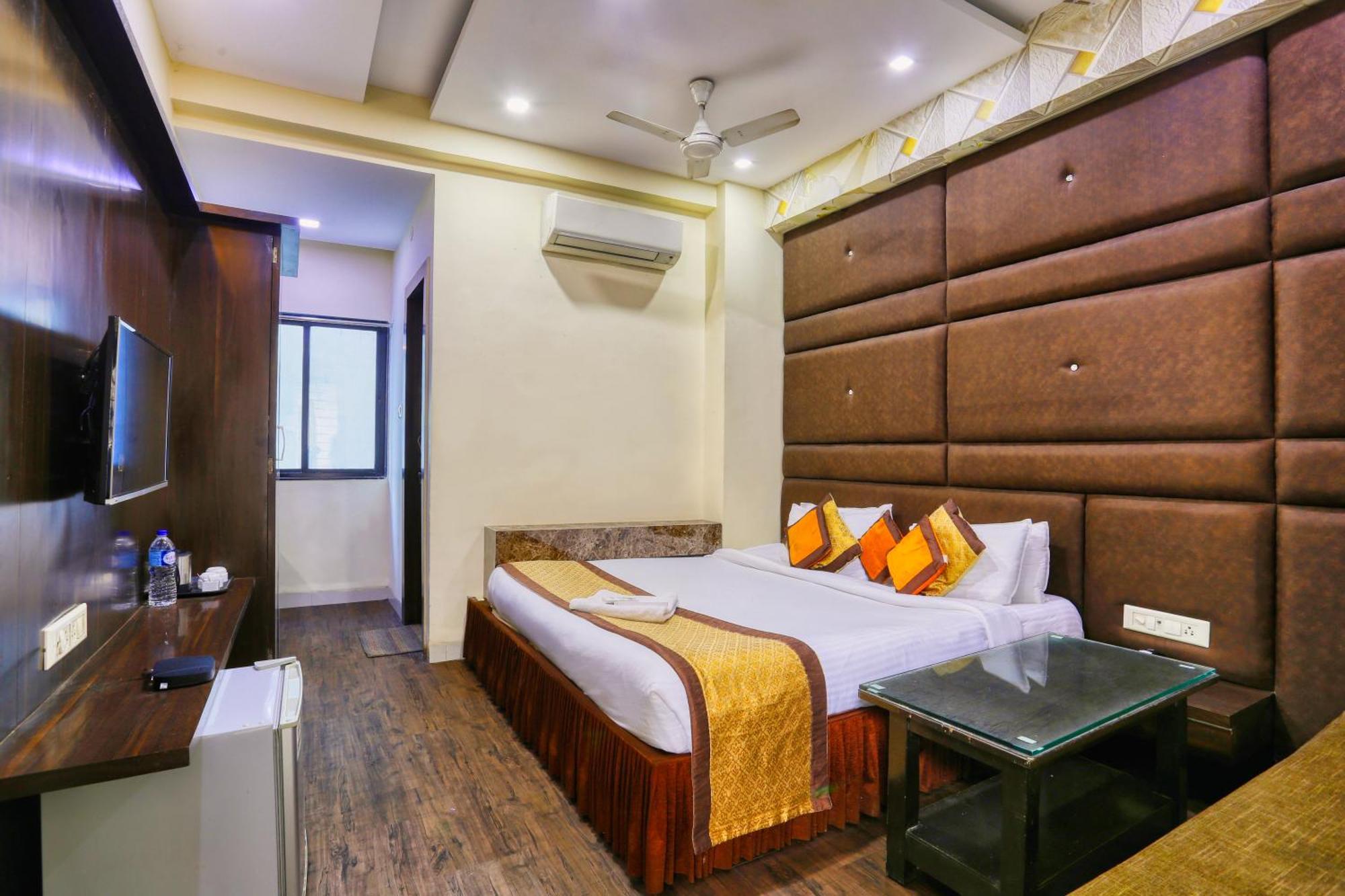 אינדורה The Ashoka Hotel מראה חיצוני תמונה
