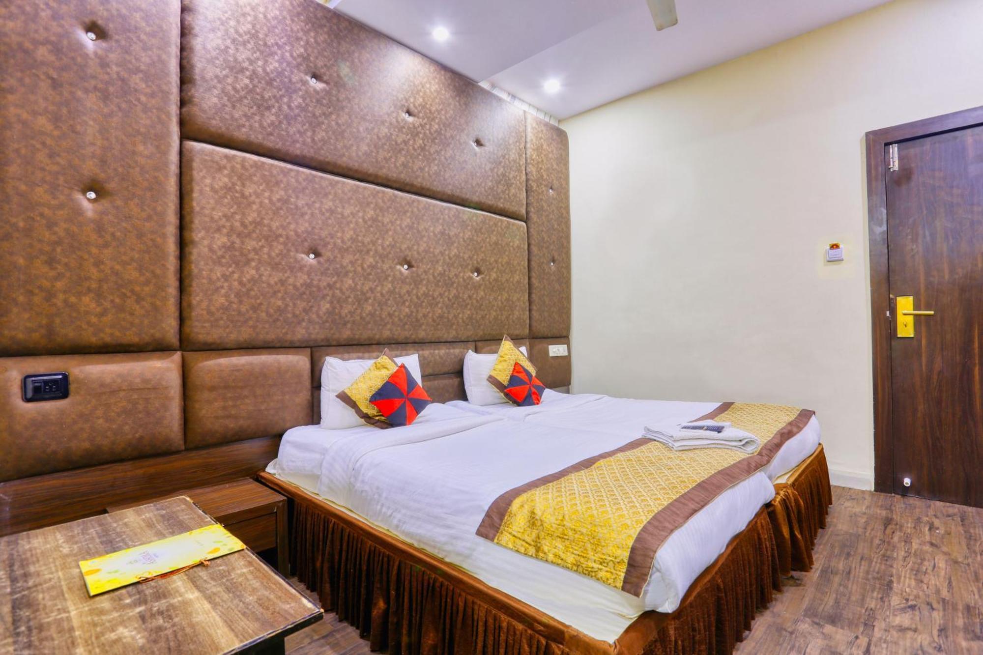 אינדורה The Ashoka Hotel מראה חיצוני תמונה